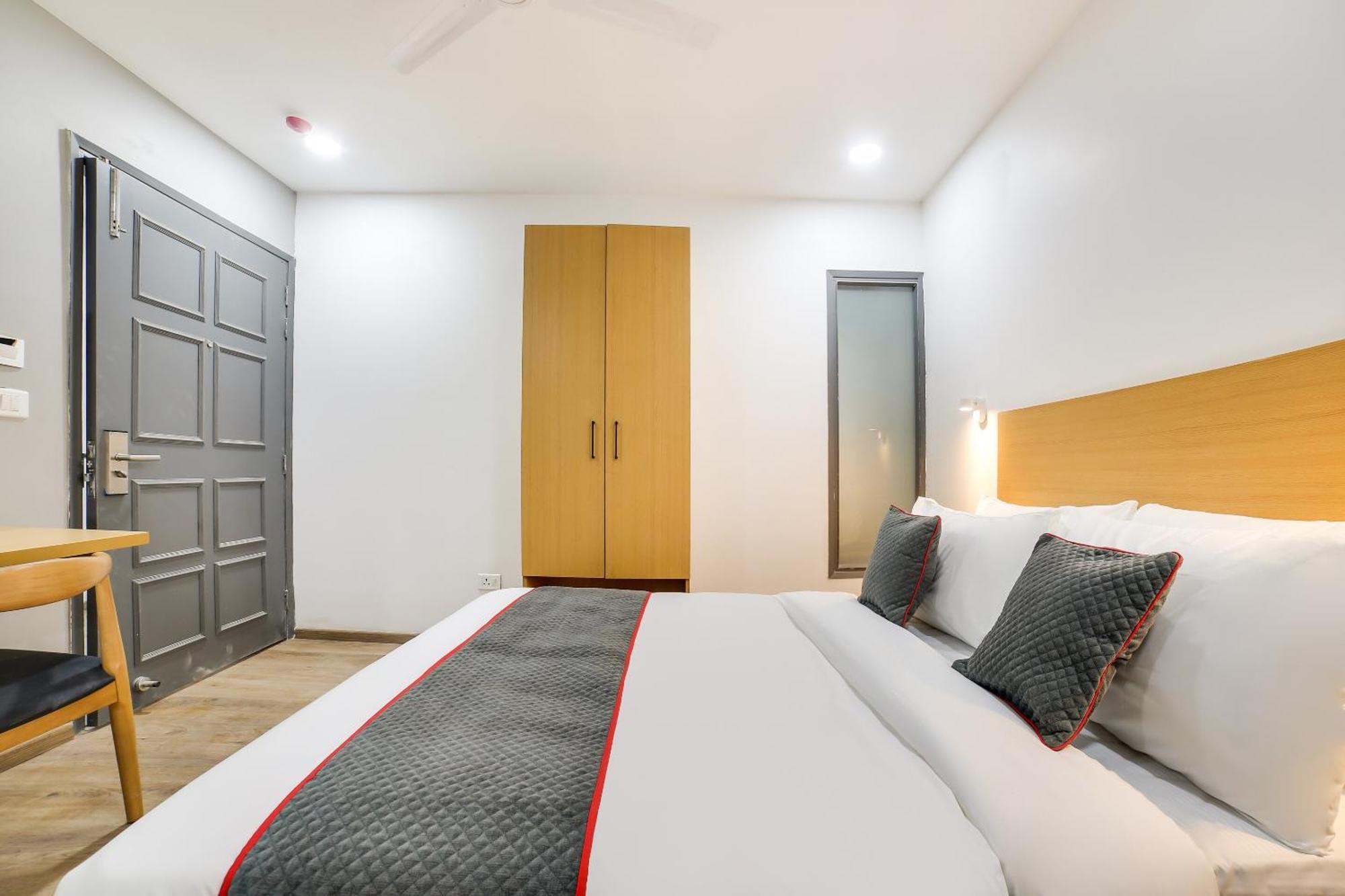 Hotel Super Townhouse Shahdara Near Yamuna Sports Complex Formerly Ipotel