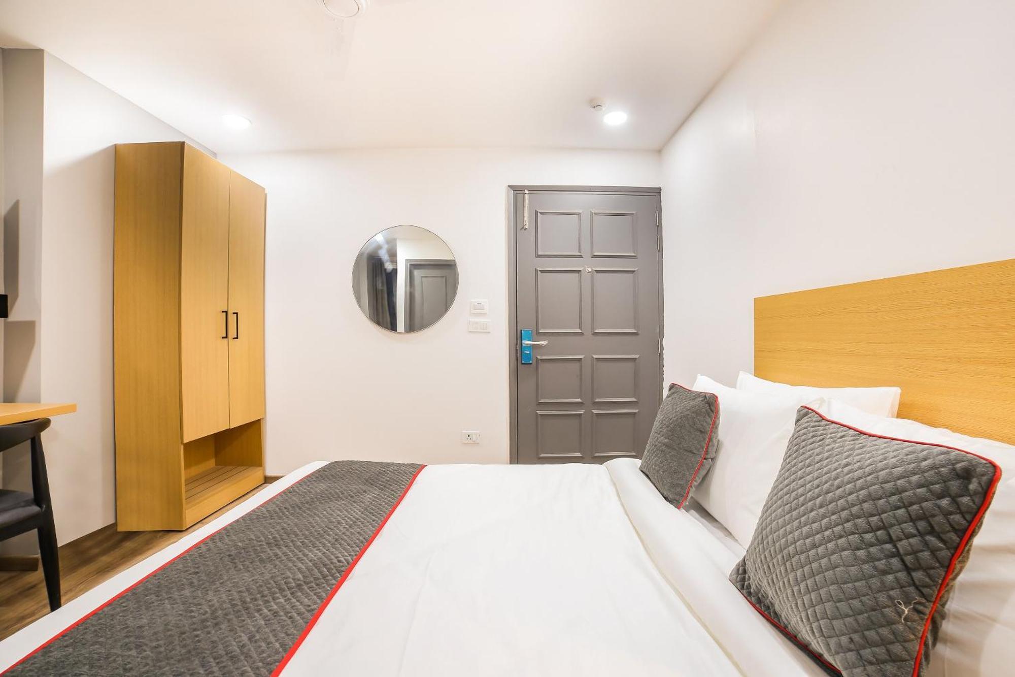Super Townhouse Shahdara Near Yamuna Sports Complex Formerly Ipotel Hotel