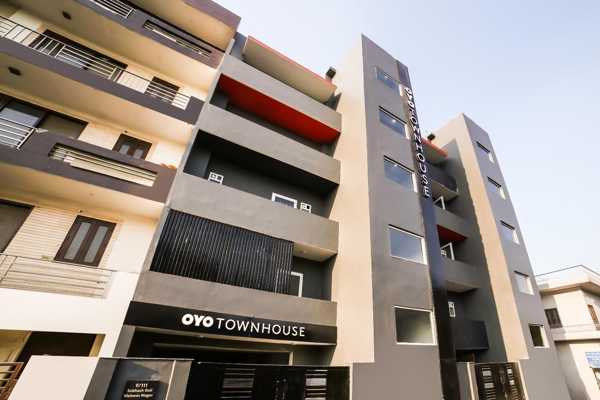 Super Townhouse Shahdara Near Yamuna Sports Complex Formerly Ipotel New Delhi