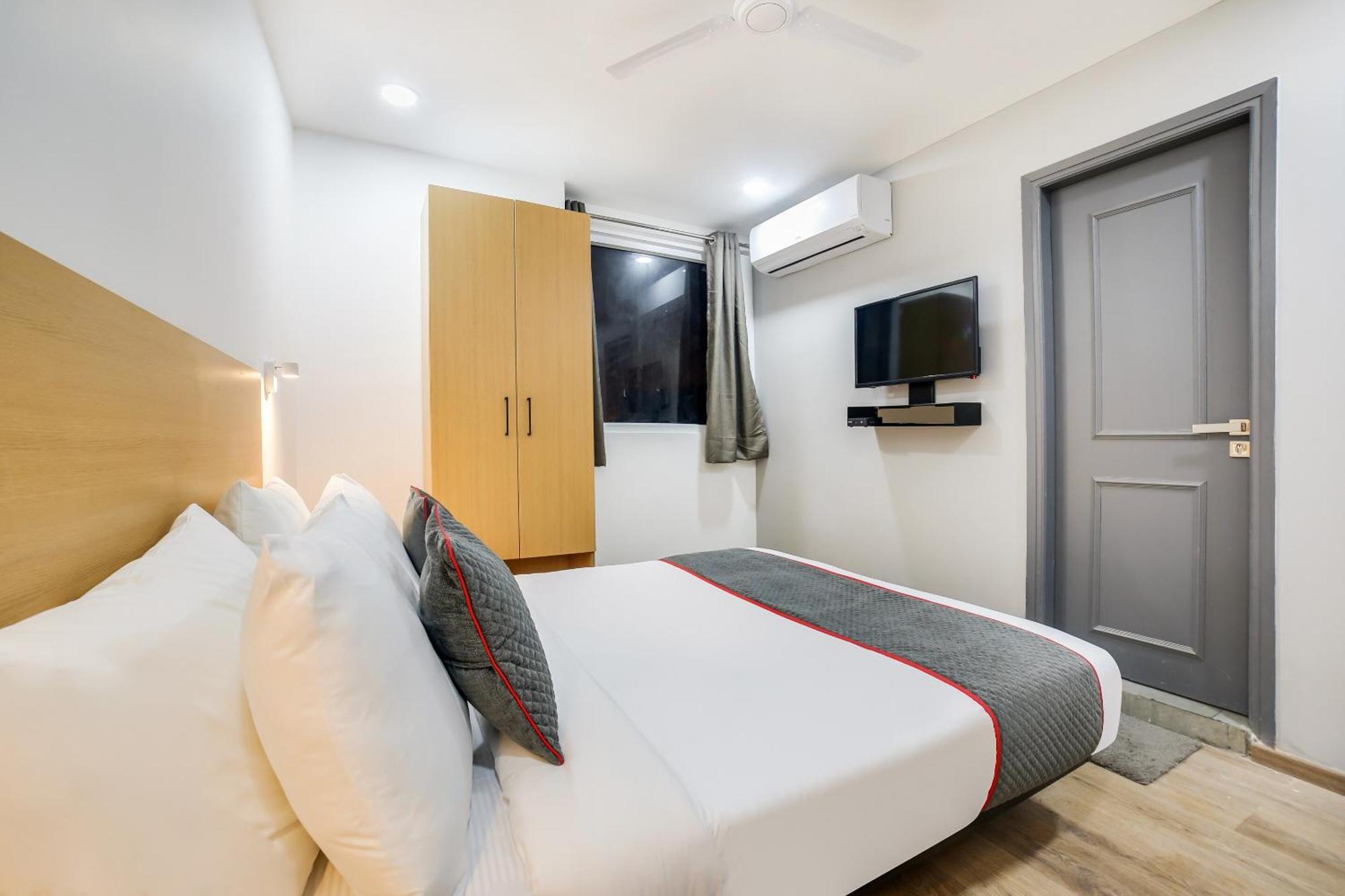 Hotel Super Townhouse Shahdara Near Yamuna Sports Complex Formerly Ipotel 4*