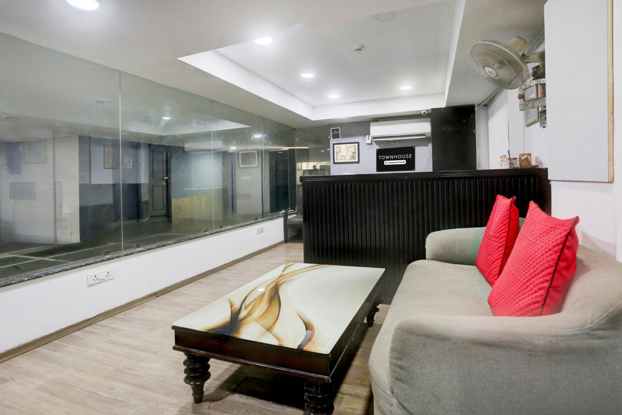 Hotel Super Townhouse Shahdara Near Yamuna Sports Complex Formerly Ipotel New Delhi