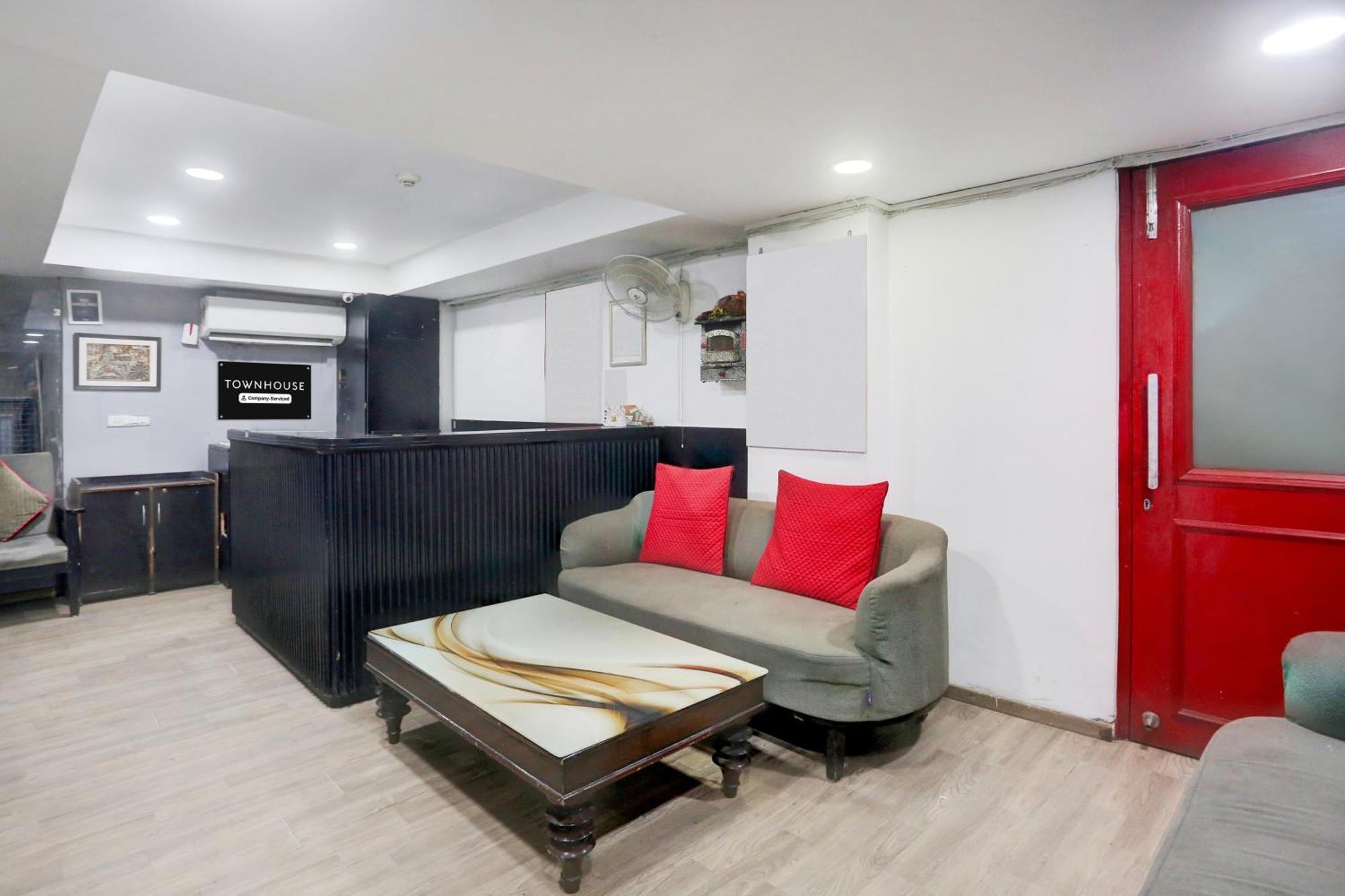 Super Townhouse Shahdara Near Yamuna Sports Complex Formerly Ipotel 4*