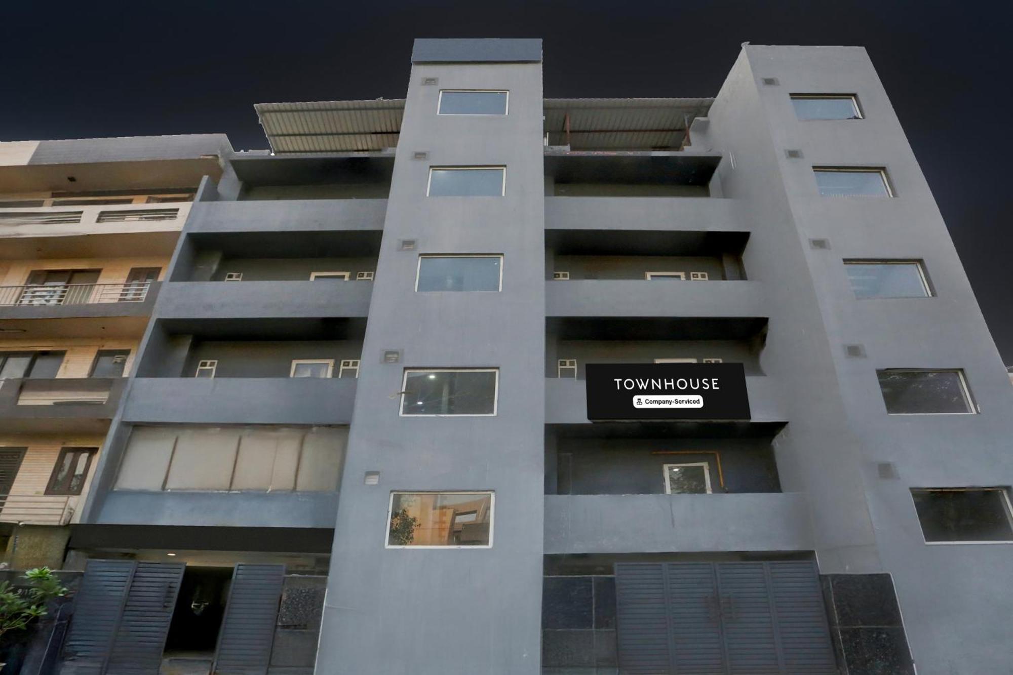 Hotel Super Townhouse Shahdara Near Yamuna Sports Complex Formerly Ipotel