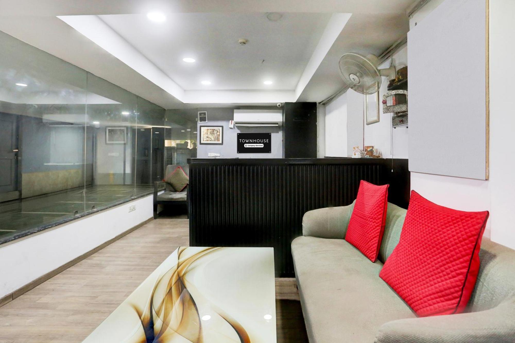 Super Townhouse Shahdara Near Yamuna Sports Complex Formerly Ipotel Hotel New Delhi
