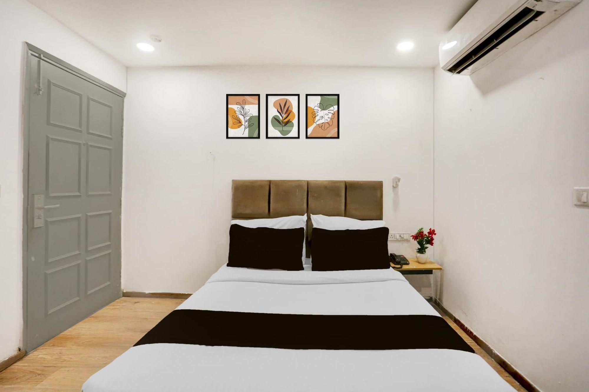 Hotel Super Townhouse Shahdara Near Yamuna Sports Complex Formerly Ipotel 4*